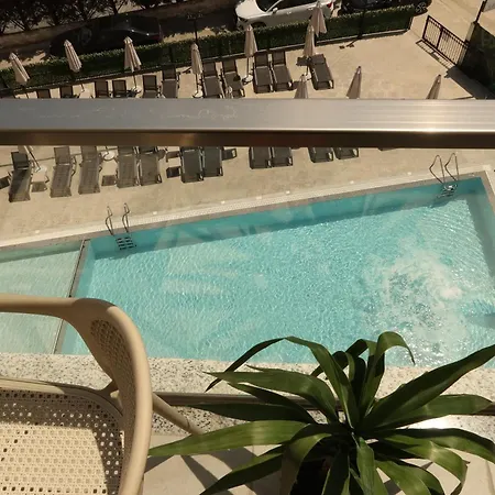Pineamare Golem, Durres * Golem (Tirana)