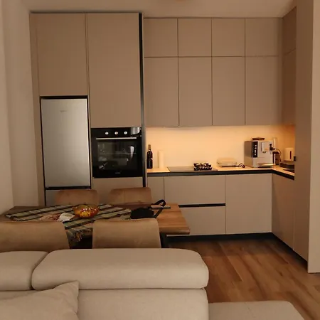 아파트 Pineamare Golem, Durres 골렘