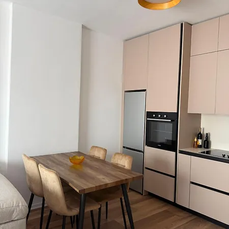 Pineamare Golem, Durres * Golem (Tirana)